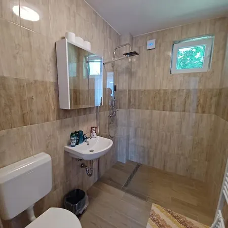 Fazekas Vendeghaz * Balatonkeresztúr