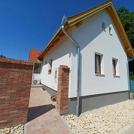 Fazekas Vendeghaz Balatonkeresztúr