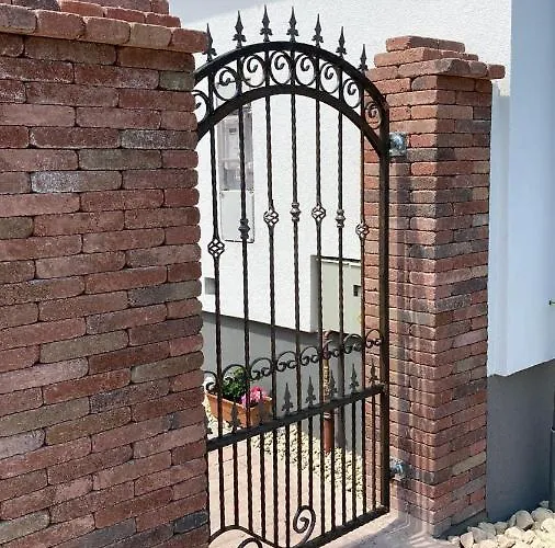 Fazekas Vendeghaz بيت ضيافة 3*