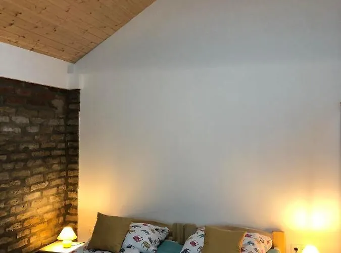 Fazekas Vendeghaz بيت ضيافة Balatonkeresztúr